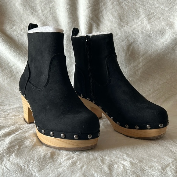 Madden Girl Women's Svet Clog Booties - Picture 2 of 9